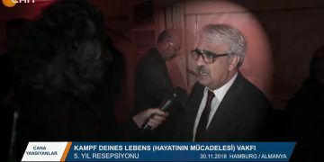 100 – 2018- 12- 11 – CANA YANSIYANLAR SUNUM CEMO DOGAN ISMAIL OZEN KAMPF DEINES LEBENSVAKFI5 YIL RESEPSİYONU