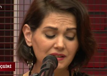 Cihan Çelik, Koçgiri programında, konuğu Lale Koçgün ile Koçgirinin klamlarını seslendiriyor…