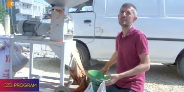 Adıyaman’da Zorluklara Rağmen Pul Biber Ve Salça Çekimi