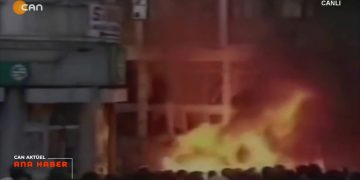 Veli-Der’den Tarikat ve Cemaatlerin Okullarındaki Yapılanmalarına Tepki – Sivas Katliamı Davasıın Gerekçesi Açıklandı – İşkencecinin İsmi Okula Verildi – Kobane Davasında Yargılanan Demirtaş, Savunmasına Devam Etti – Serpil Çelik Mert ile Can Aktüel Ana Haber’de