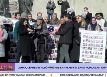 DEMAK, Depreminin Yıldönümünde Kayıplar İçin Basın Açıklaması Yapıyor.