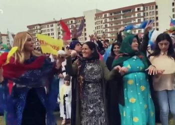 Pınar Aydınlar’ın hazırlayıp sunduğu Candan Cana Programının konukları: 
-Ayla Yılmaz
-Mertcan Aybay