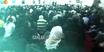 İbrahim Karakaya’nın sunumuyla Canlar Divanı’nın bugünkü konukları:
VELİ-DER Genel Başkanı -Ömer Yılmaz
PSAKD Genel Başkanı -Cuma Erçe
PSAKD Genel Başkan Yardımcısı -Hasan Gülüm
PSAKD Genele Başkan Yardımcısı -Mevlüt Abdal