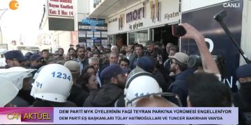 DEM Parti Vanda Seçim Gaspı Protesto Ediliyor