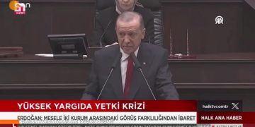 Şanar Yurdatapan İle ‘Düşün Düşün’