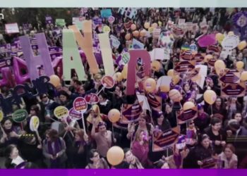 KADIN KÜRSÜSÜ
-Yas-ı Muharremin Önemi
-İktidarın Asimilasyon Politikaları
-Okullara İmam Atanması: ÇEDES 
Nergiz Güzel ile Kadın Kürsüsü’nün bu haftaki konuğu:
AKD Genel Başkan Yardımcısı – Gülbahar Kaplan