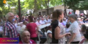 Aşure Lokmaları Garip Dede Dergahında paylaşılıyor – Özel Program