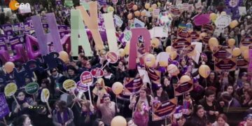 Mecliste Milliyetçi Çoğunluk
Nergiz Güzel ile Kadın Kürsüsü. 
Konuk: -Hediye Zengin