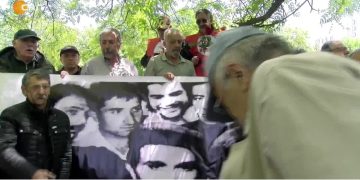 Deniz Gezmiş, Hüseyin İnan ve Yusuf Aslan’ın idam edilişlerinin 52’nci yılında Karşıyaka Mezarlığı’nda Anılıyor.