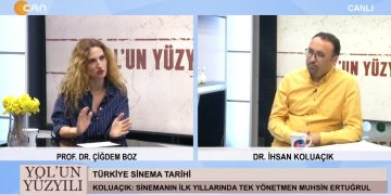 – Yüz Yıllık Cumhuriyetin Sinema Tarihi
– Türkiye Sinemasında Alevi Temsili
– Prof. Dr. Çiğdem Boz’un Sunumuyla Yol’un Yüzyılı Programında Bu Hafta Dr. İhsan Koluaçık Konuk Oluyor