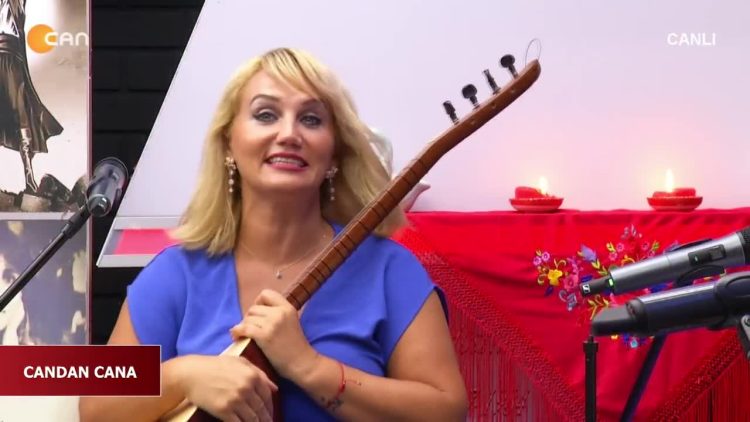 – Pınar Aydınlar’ın Hazırlayıp Sunduğu Candan Cana Programının Konukları Aytaç Karausta Ve Halil Yıldız