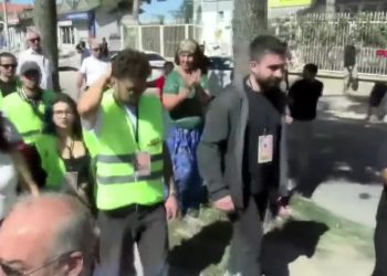 Dergahlarımızı geri istiyoruz
Alevi kurumları ‘dergahlarımızı Geri istiyoruz’ sloganı ile Hacı Bektaş Veli Dergahı’na yürüyor