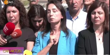 DEM Parti Narin Güran’ın Mezarını Ziyaret Etti.