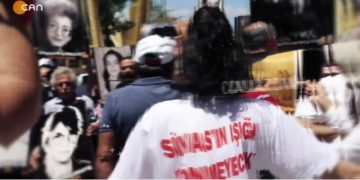 – Osmanlı’nın Cumhuriyet’e Bıraktığı Alevi Hafızası
– Cumhuriyet’in Alevi Politikası
– Barış Süreci Ve Aleviler
– İbrahim Karakaya İle Canlar Divanı Programının Konuğu Tarihçi / Yazar Alişan Akpınar