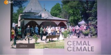 Hüseyin Kelleci’nin sunumuyla Cemal Cemale programının konukları Sürmeli Çelik, Nazlı Karataş, Dürdane Kabuk, Hubyarlı Murat Yıldırım, Medet Yıldırım ve Kuzey Kelleci.