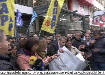 İstanbul Sancaktepe’de ‘Kayyum Değil Demokrasi Buluşması’ Gerçekleştiriliyor.