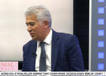 Hüseyin Kelleci’nin sunumuyla Cemal Cemale programının konukları Nurtepe Cemevi Başkanı Zeynel Şahan, Kadın Kolları Başkanı Gönül Güngör, Gençlik Kolları Başkanı Ali Şafak Keklik ve Zakir Cüneyt Mertoğlu.