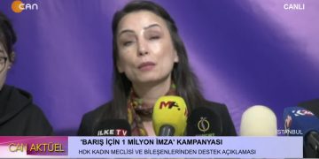HDK’nin Kadın Meclisleri ve İttifakları   ”Barış İçin 1 Milyon İmza” Kampanyasına Destek Açıklaması Yapıyor.