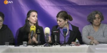 HDK’nin Kadın Meclisleri ve İttifakları   ”Barış İçin 1 Milyon İmza” Kampanyasına Destek Açıklaması Yapıyor.