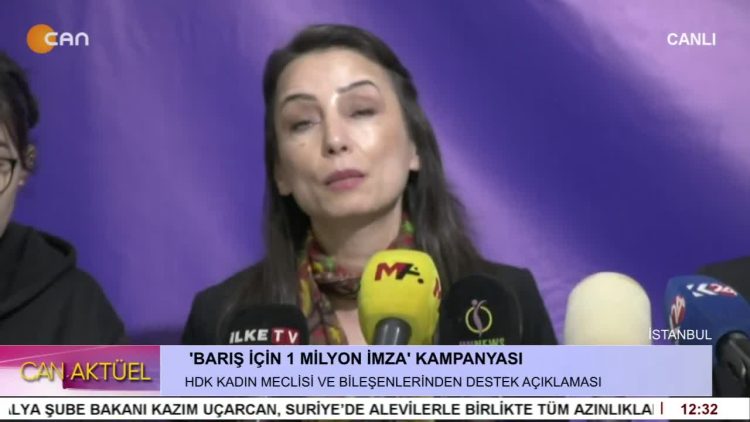 HDK’nin Kadın Meclisleri ve İttifakları   ”Barış İçin 1 Milyon İmza” Kampanyasına Destek Açıklaması Yapıyor.