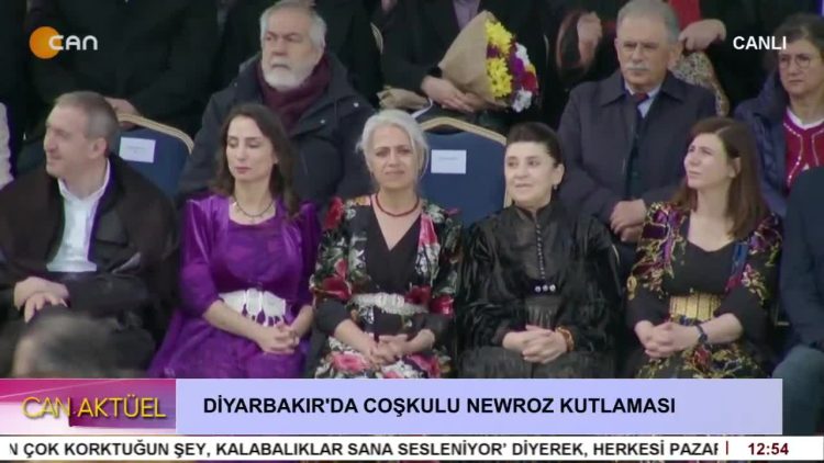 – DİYARBAKIR’DA 100 BİNLE NEWROZ PARKI’NDA BULUŞTU