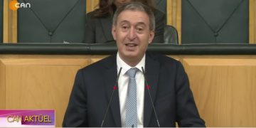 DEM Parti Grup Toplantısı, DEM Parti Eş Genel Başkanı Tuncer Bakırhan konuşuyor