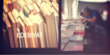 MEHMET HANİFİ İLE CAN’DA KÜLTÜR SANAT – KONUK: YAZAR RONİ NASIR KAYA – RONİ NASIR KAYA’NIN ÖYKÜCÜLÜĞÜNÜN DİNAMİKLERİ