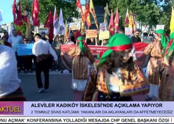 ALEVİLER KADIKÖY İSKELESİ’NDE AÇIKLAMA YAPIYOR -2 TEMMUZ SİVAS KATLİAMI: YAKANLARI DA AKLAYANLARI DA AFFETMEYECEĞİZ
