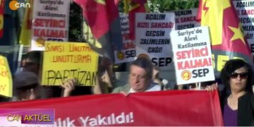 -ALEVİLER KADIKÖY İSKELESİ’NDE AÇIKLAMA YAPIYOR
-2 TEMMUZ SİVAS KATLİAMI: YAKANLARI DA AKLAYANLARI DA AFFETMEYECEĞİZ