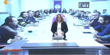 Çorum Katliamı’nın Yıldönümünde Kitlesel Açıklama: Şehir Meydanına ‘Barış Anıtı’ Dikilsin! – Dem Parti’den Açıklama: Silahsızlanmaya Dair Önümüzdeki Hafta Tarihi Adım Hazırlığı Var – İzBB’de Gözaltı 137’ye Yükseldi – Elif Sonzamancı İle Can Aktüel Ana Haber.