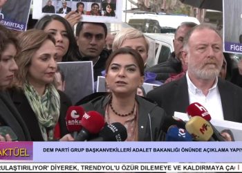 DEM PARTİ GRUP BAŞKANVEKİLLERİ ADALET BAKANLIĞI ÖNÜNDE AÇIKLAMA YAPIYOR