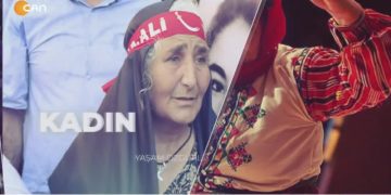 – TJA’dan ” Umutla Özgürlüğe Yürüyoruz ” Yürüyüşü
– Barış Ve Demokratik Toplum Süreci
– Barış Sürecinde İktidara Yönelik Güvensizlik
– Barış Sürecinden Aleviler Ne Bekliyor ?
– Çilem Küçükkeleş İle Eşiğin O Tarafı Programının Konuğu TJA Aktivisti Yüksel Genç